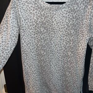 Stella & Dot Gray Patterned Top